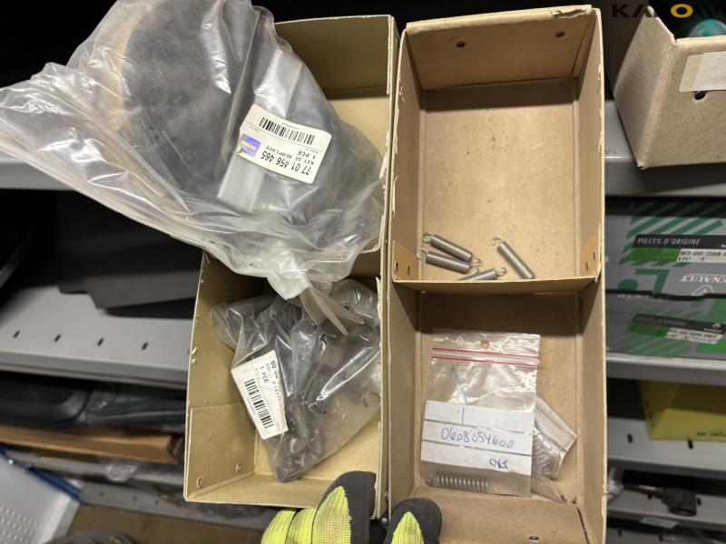 Renault/Claas spare parts - new 55