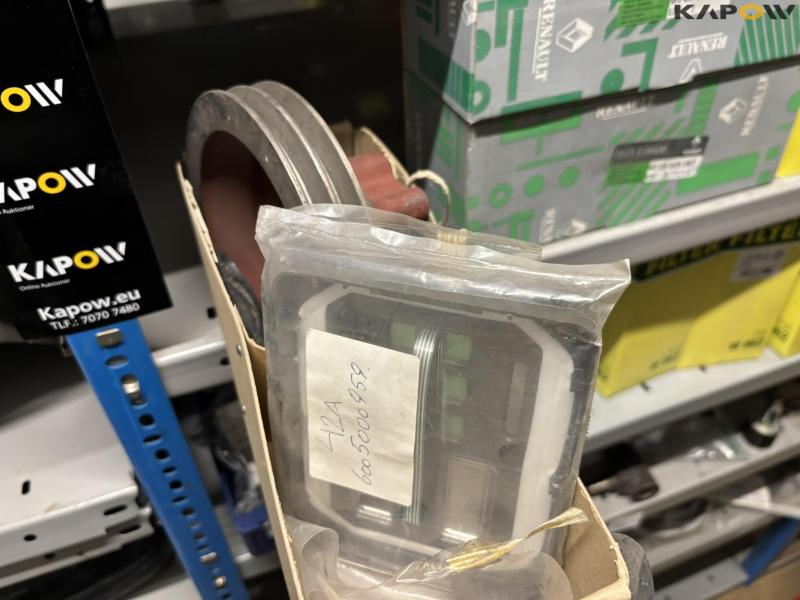 Renault/Claas spare parts - new 63