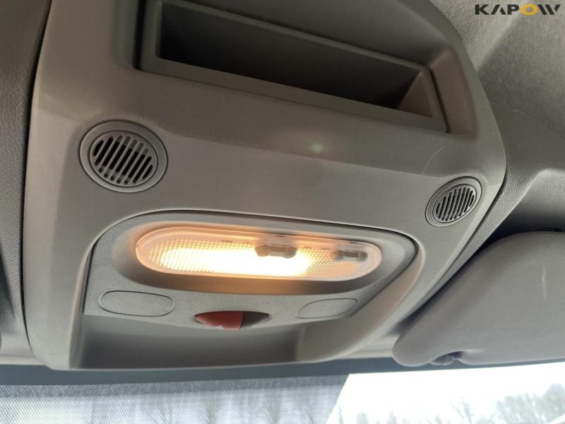 Renault Master van 32