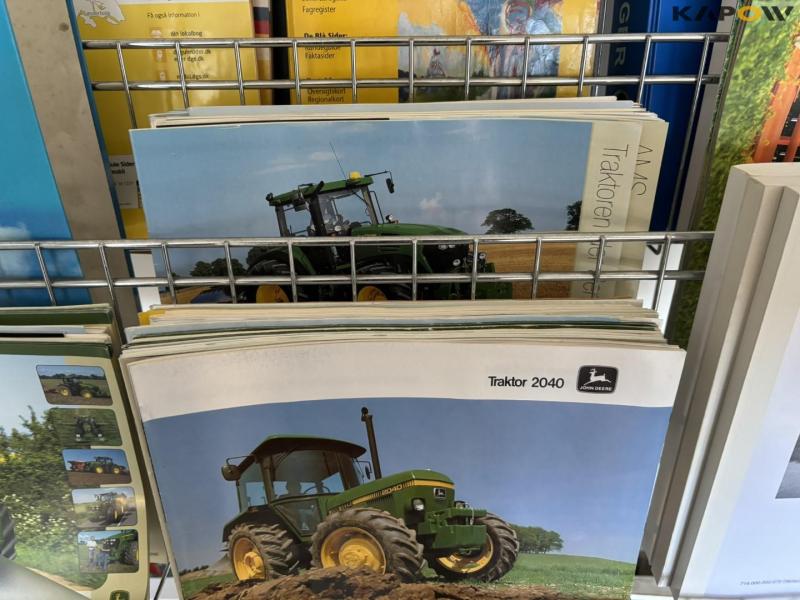 Bookshelf with instruction books 14