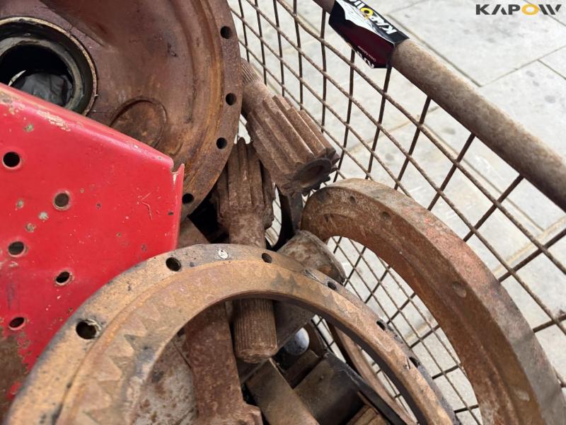 Spare parts for axles on Massey Ferguson 12