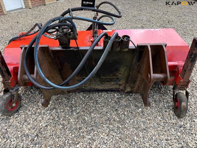 RHM FM1800 sweeper with collector 15