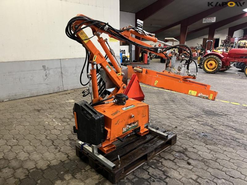 Rinieri BRM 120 arm mower 3