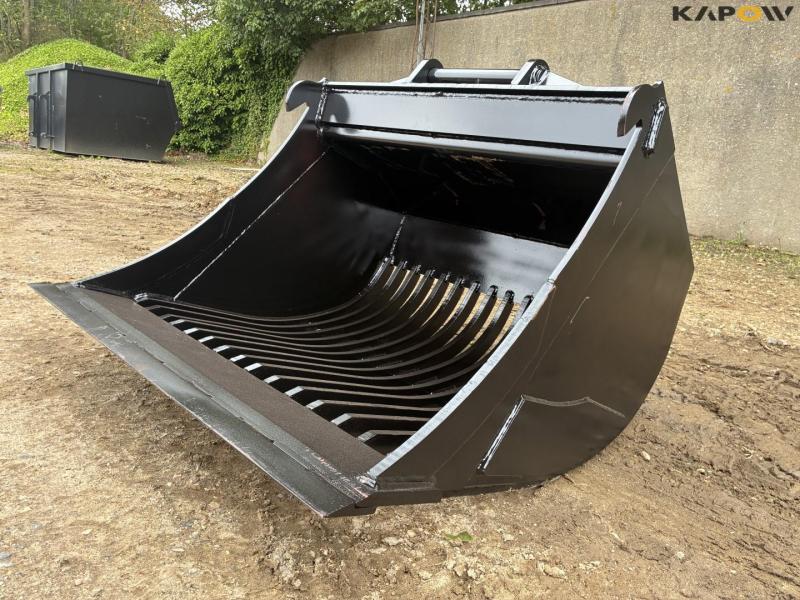 Screening bucket 125cm with S60 hitch 1