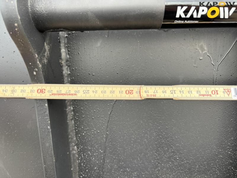 Shaker bucket with Hydrema hitch 12