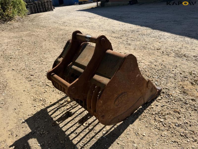 Shaker bucket with S70 hitch 5