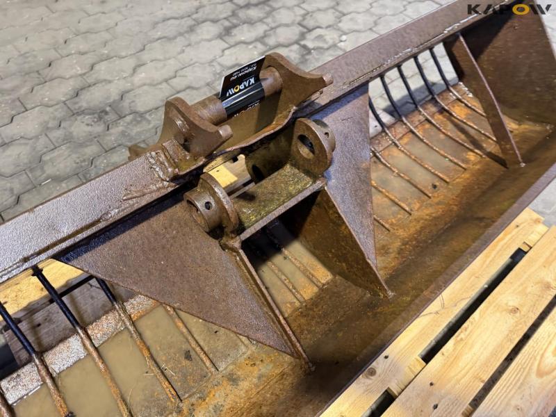 Grater shovel 12