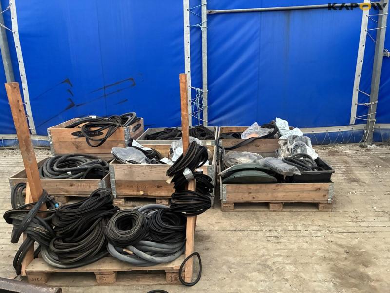 Pipe gaskets and sealing strips 2