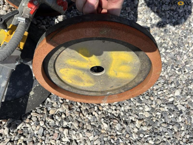 Rollovac 200 tile lifter 14