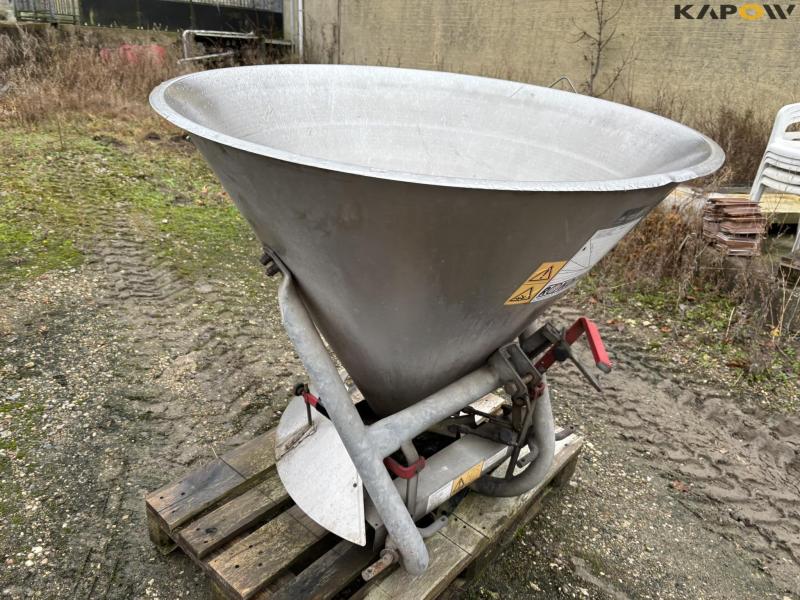 Rondini SP 500 salt spreader galvanized 3