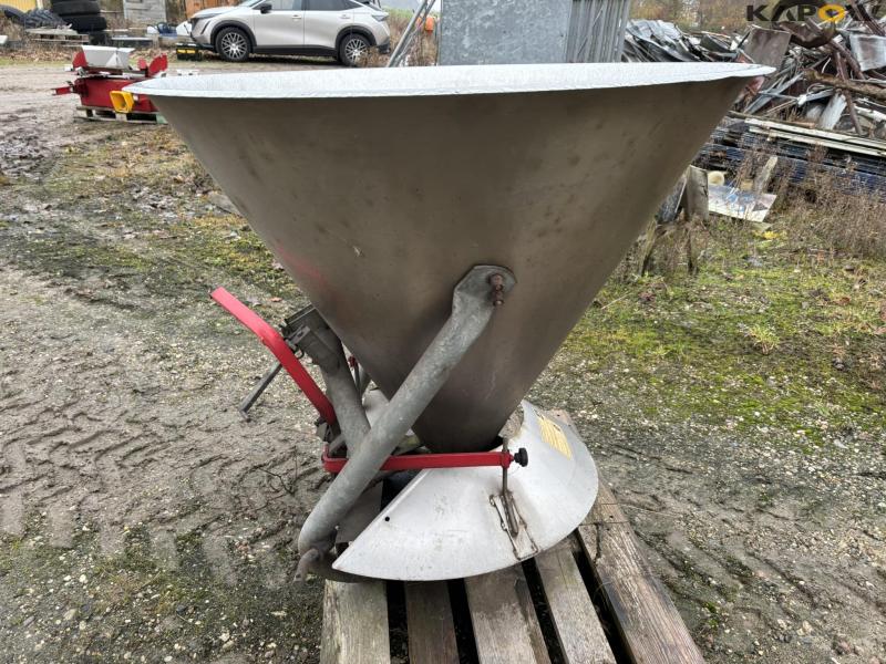 Rondini SP 500 salt spreader galvanized 8