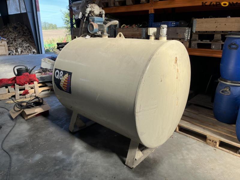 Roug 2500 liter diesel tank with pump 2