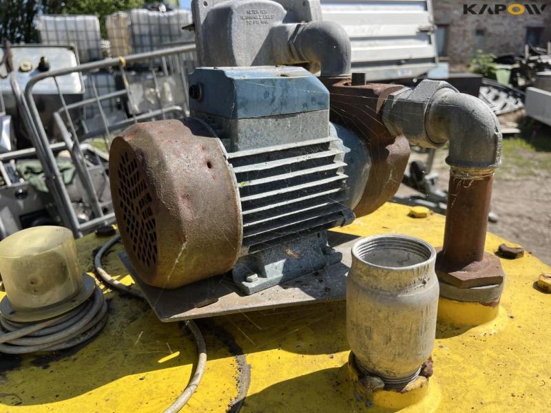 Roug 2500 liter oil tank with pump 11