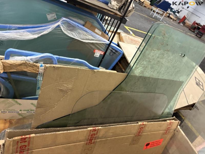 Window glass for machines 19