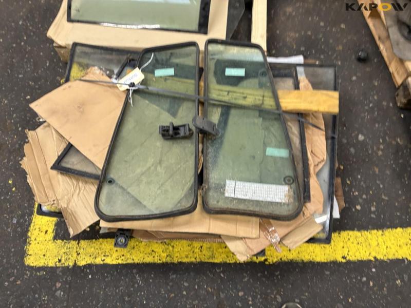 Window glass for machines 60