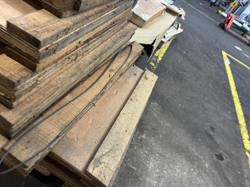Window glass for machines 76