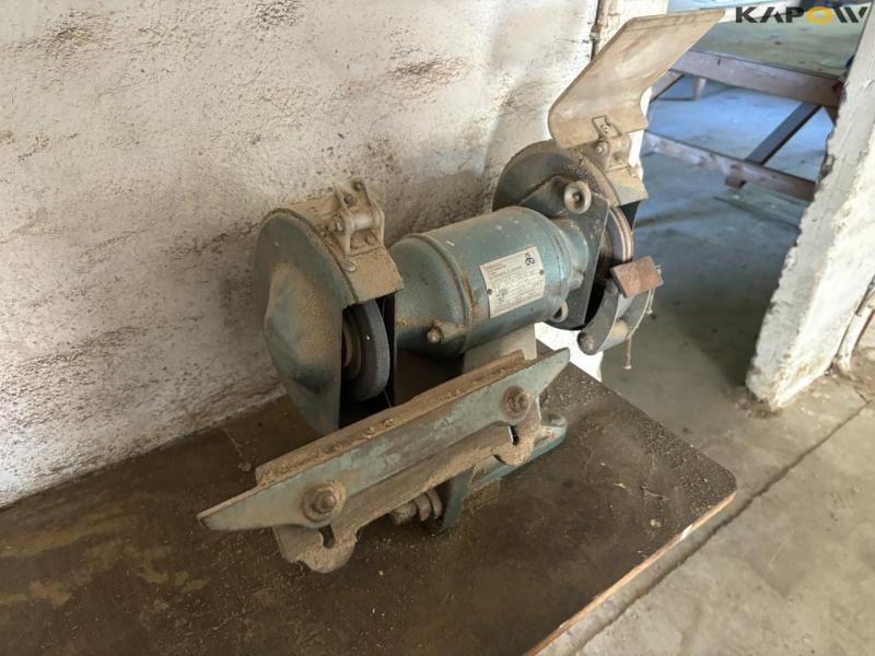 Rolling table + bench grinder 5