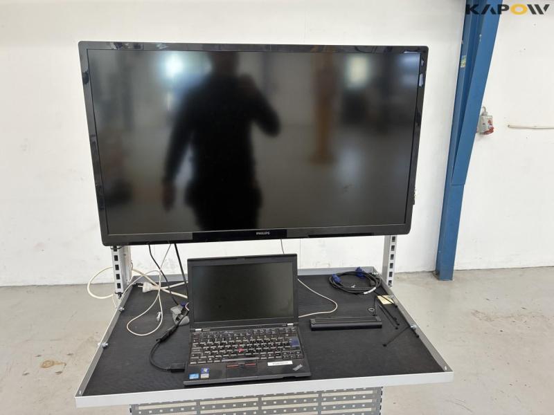 Rolling table with screen and computer for presentation 6