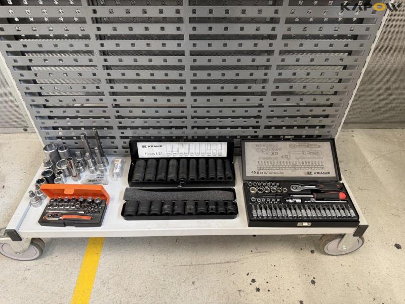 Rolling wall with tools 17