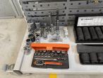Rolling wall with tools 20