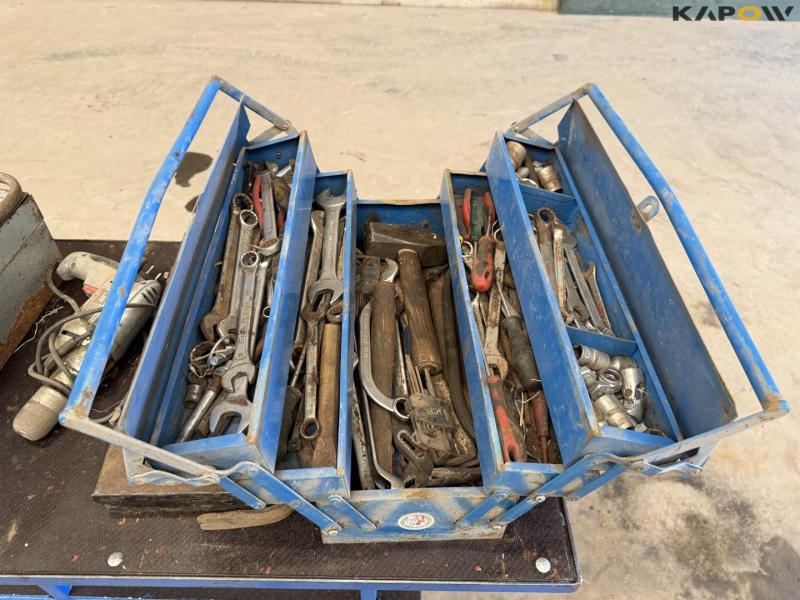 Trolley with tools 12