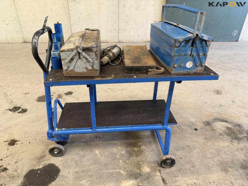 Trolley with tools 21