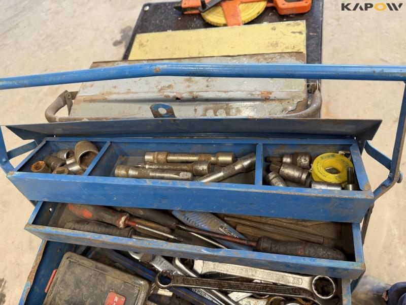 Trolley with tools 16