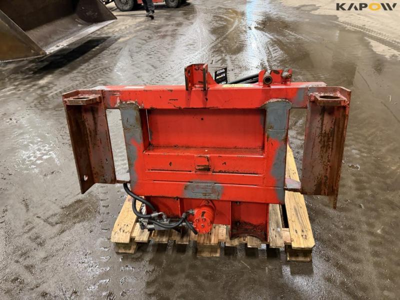 Round bale rolls with John Deere hitch 6