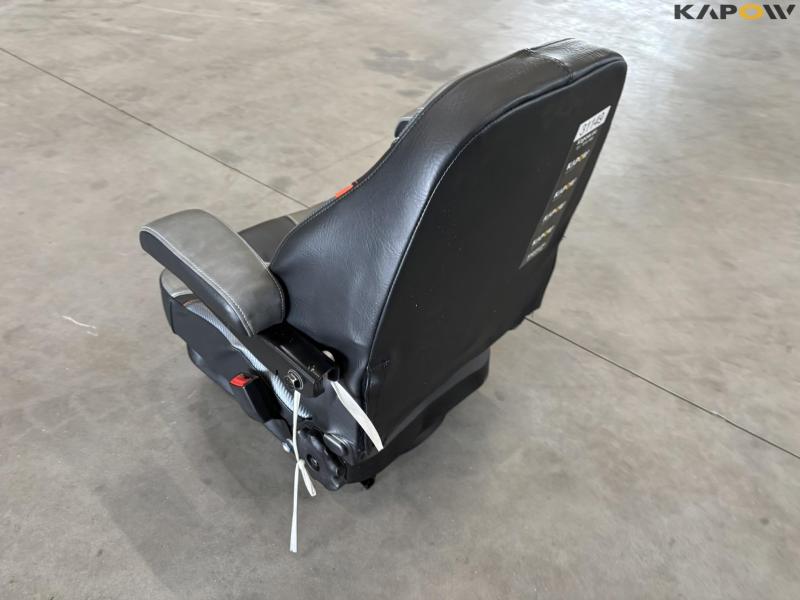 Seat with armrests - new 6
