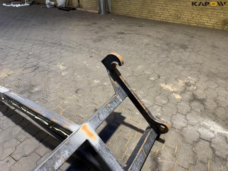 Sack lifter with Volvo hitch 10