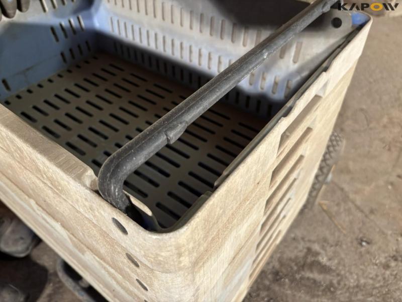 Sack cart with plastic box 10