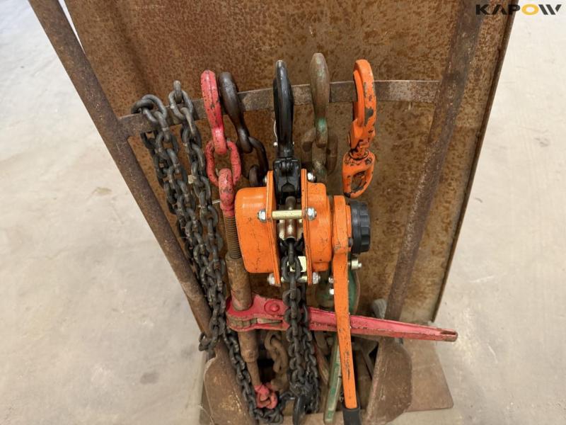 Sack trucks, chains and hoists 10