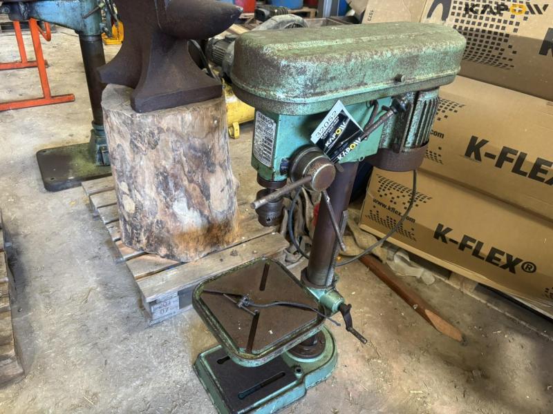 Samson 14S pillar drill 1