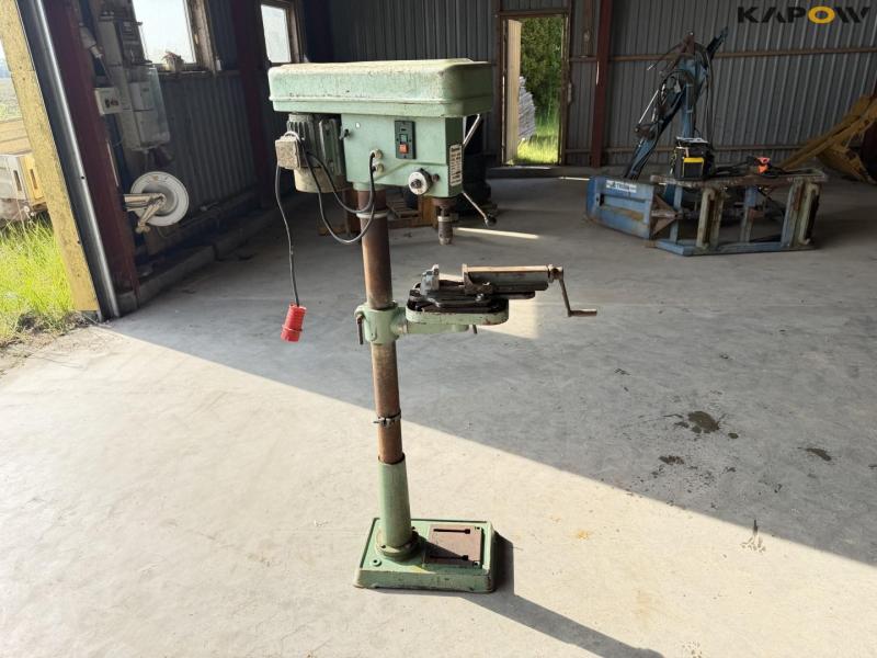 Samson DPFC-17-12 pillar drill 4