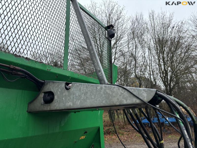 Samson Flex 16 fertilizer spreader 16