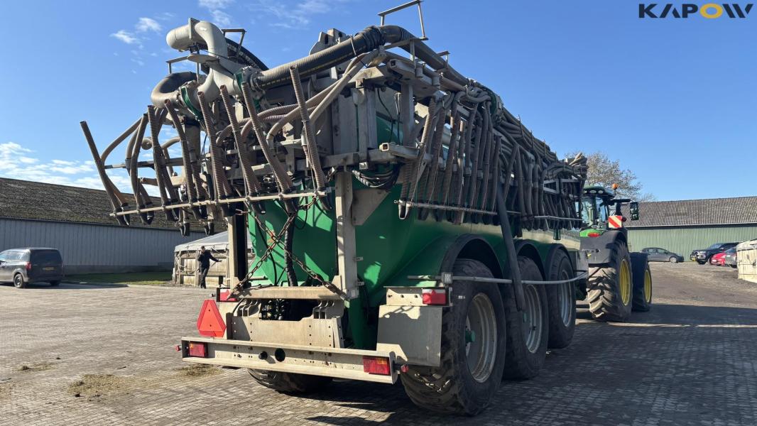 Samson PG25 with crane and tow hoses 24 meters 5