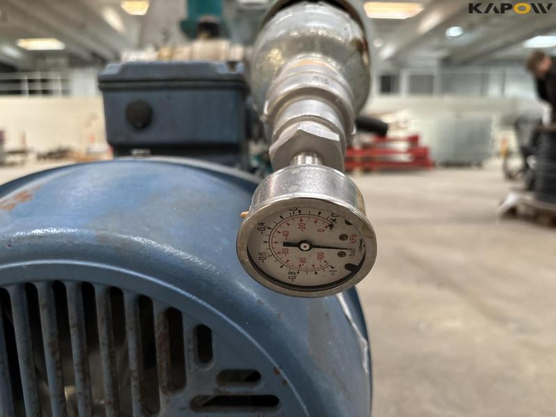 Samson vacuum pump with tank 24