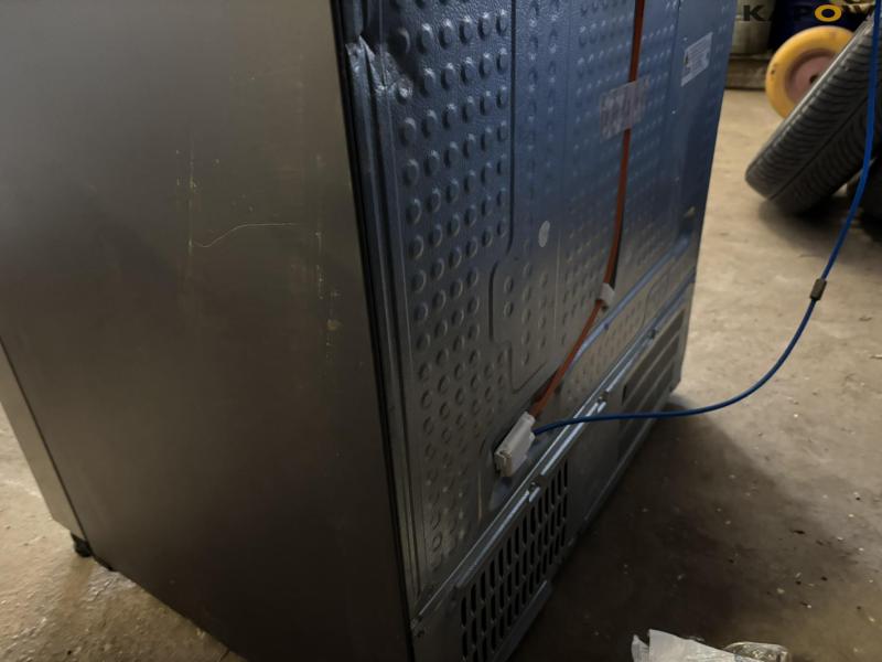 Samsung fridge freezer with ice maker 6