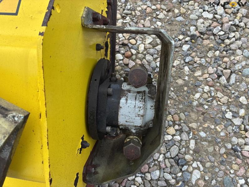 Sandri K5 finger clipper and Zappator BT100 flail clipper 31