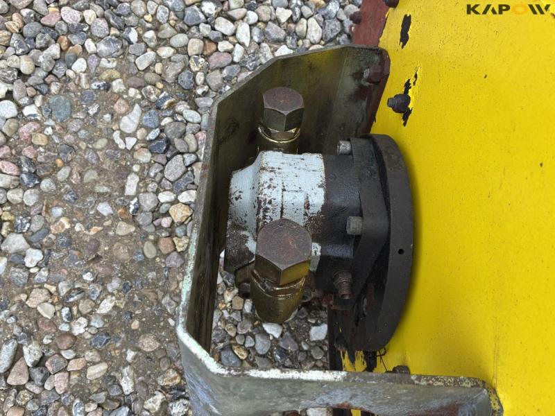 Sandri K5 finger clipper and Zappator BT100 flail clipper 36