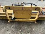Scantruck hydraulic broom for Hydrema front hitch 20