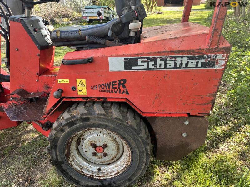 Schäffer 217 skid steer loader 9