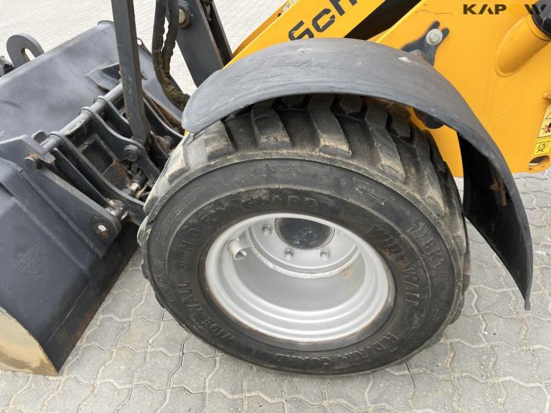 Schäffer 2445 skid steer loader 12