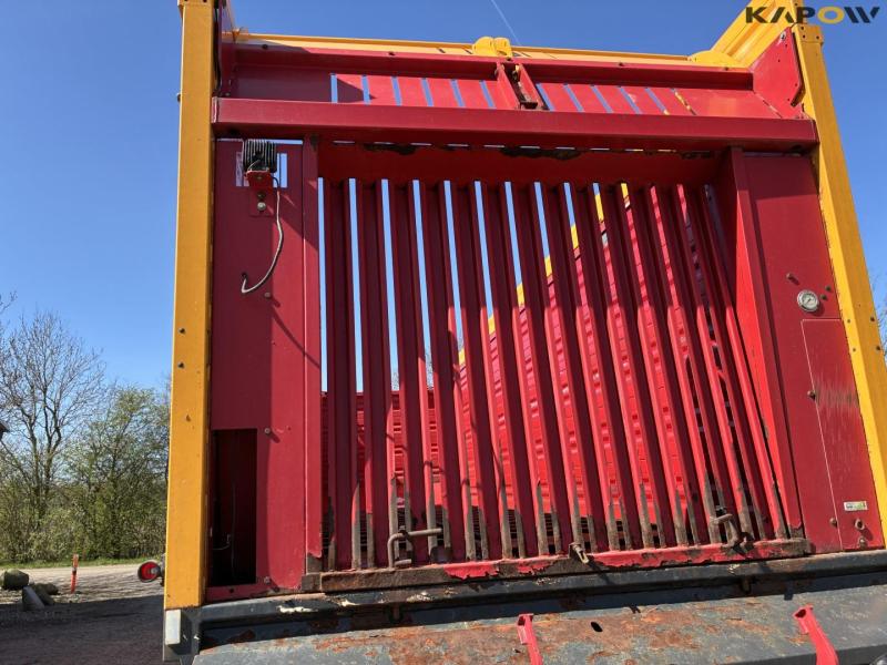 Schuitemaker RA8400 forage wagon 64