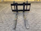 SE Pallet forks with Volvo Hitch 2
