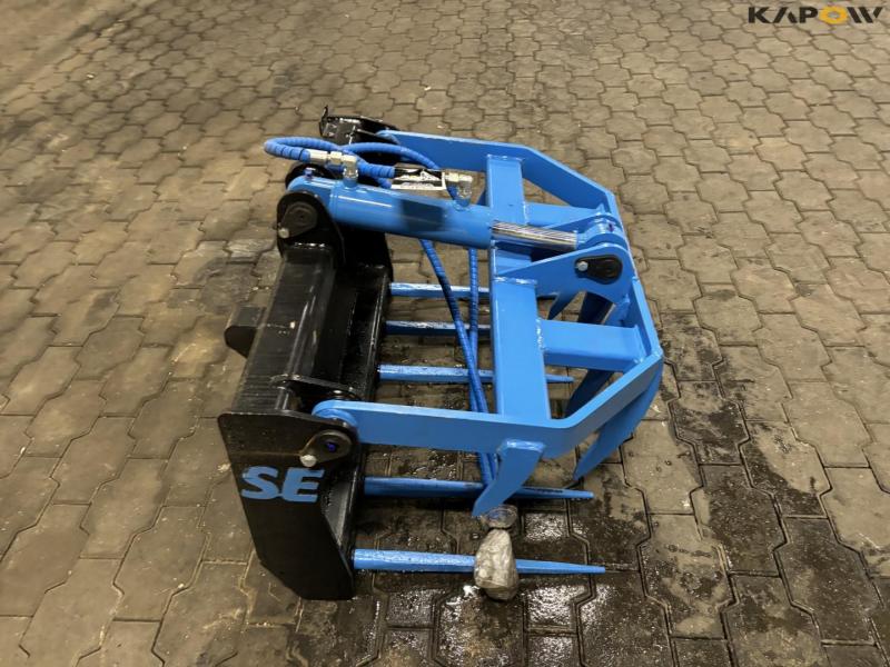 SE silo grab with Avant hitch 4