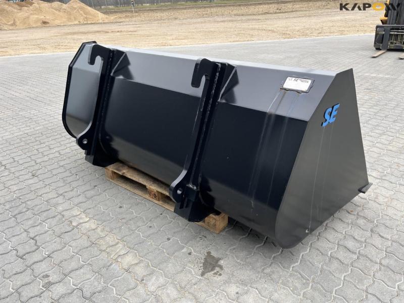 SE bucket with JCB hitch - New 5