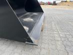 SE bucket with JCB hitch - New 11
