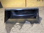 SE bucket with Manitou hitch 2