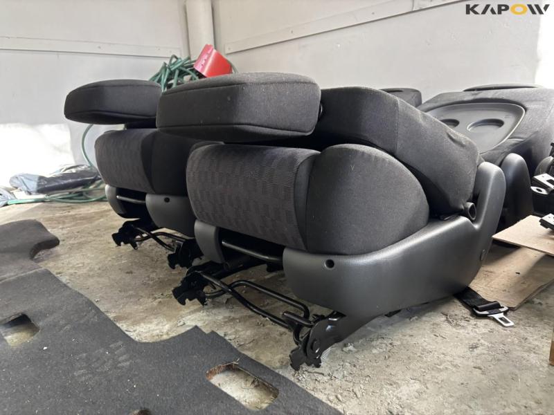 Seat Alhambra seats 9